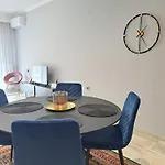 Twins 2 Apartament Serres