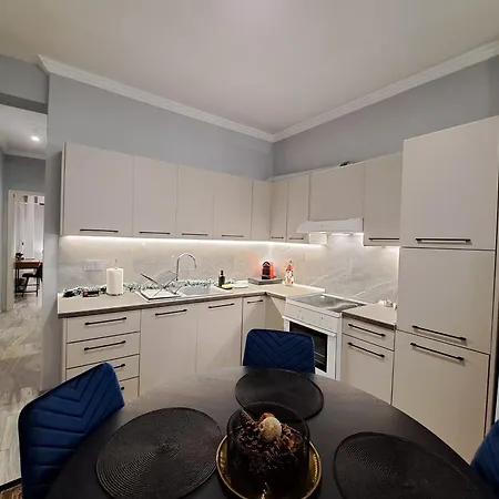 Twins Apartments 2 - With Free Parking Space -Not For Big Cars- 400M Away * Serres