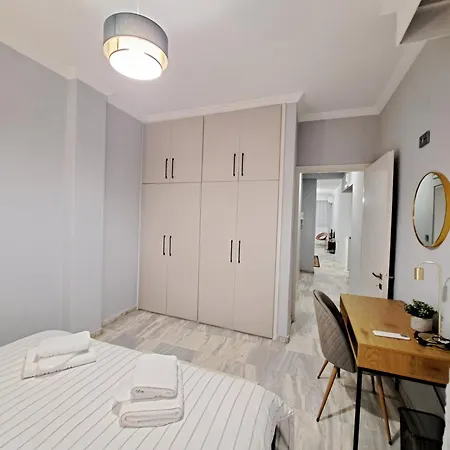 Twins Apartments 2 - With Free Parking Space -Not For Big Cars- 400M Away Apartment