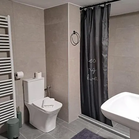 Appartamento Twins Apartments 2 - With Free Parking Space -Not For Big Cars- 400M Away Serres