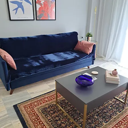 Twins Apartments 2 - With Free Parking Space -Not For Big Cars- 400M Away Appartamento *